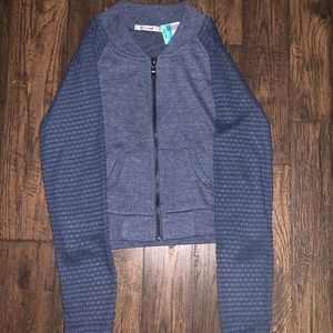 Cropped zip up sweater from Papaya